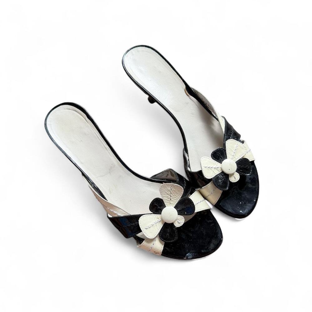 Vintage 2000s Mod Black & Ivory Leather Floral Applique Kitten Heel Mules Size 7